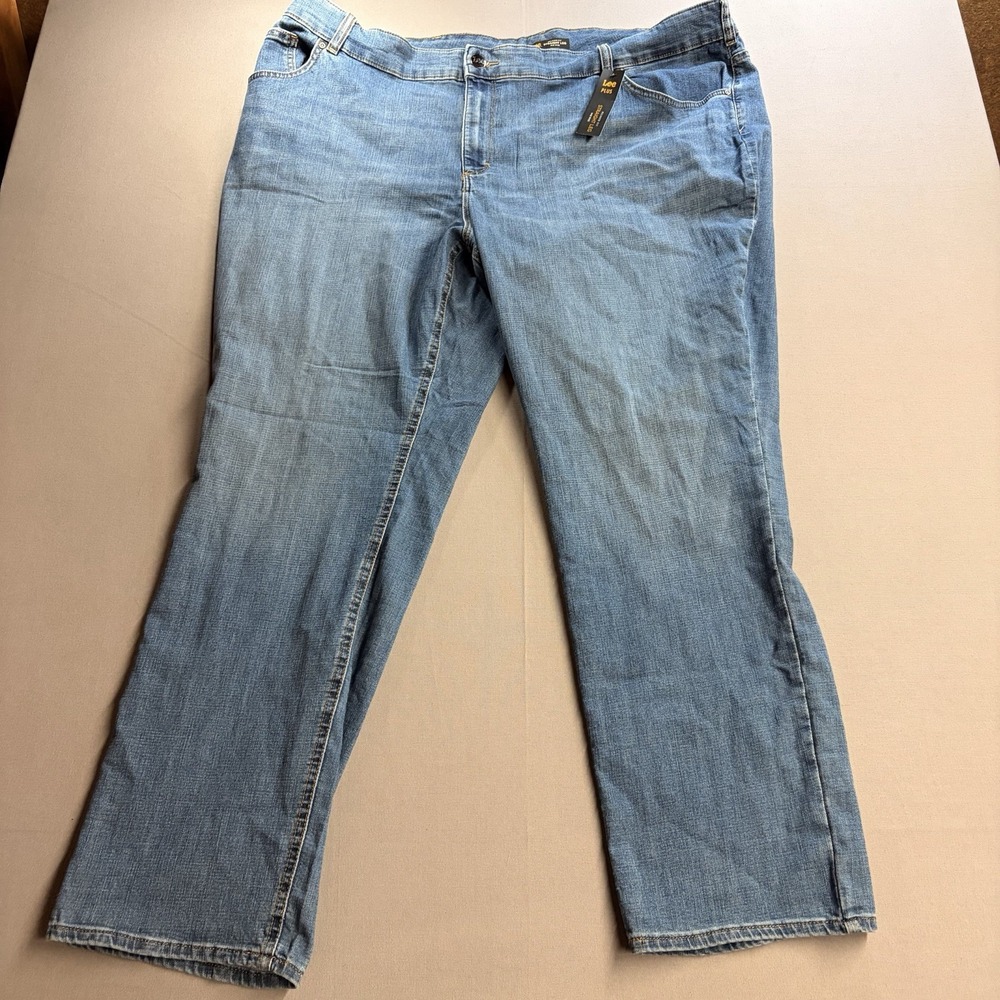 NWT Lee Plus Women’s 26W Medium Meridian Relaxed Straight Leg Mid Rise Jeans